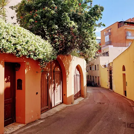 Casa Letizia In Centro Storico Villanova Вилла *
