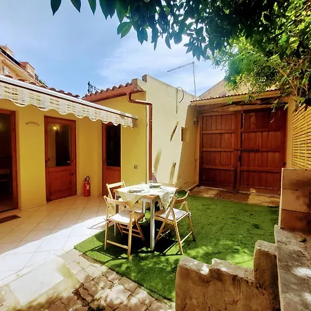 Casa Letizia In Centro Storico Villanova Vila Cagliari