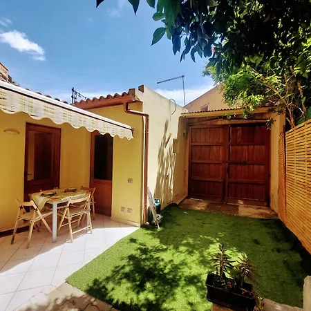 Casa Letizia In Centro Storico Villanova Villa