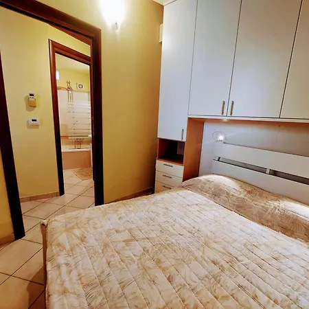 Casa Letizia In Centro Storico Villanova * 卡利亚里